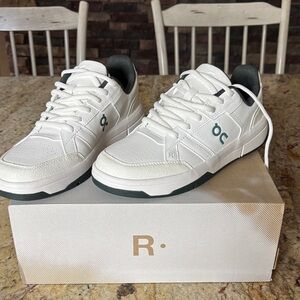 On Running Women’s The Roger Clubhouse Sneakers